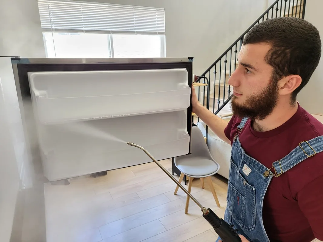 Refrigerator